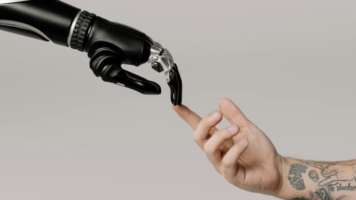 An Anonymous Package and an AI That Knows Your Secrets - Sohimi